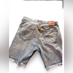 Levi’s 501 Distressed Denim Jorts Light Wash Raw Hem Y2K Skater